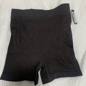 SKIMS Stretch Rib Short in Soot